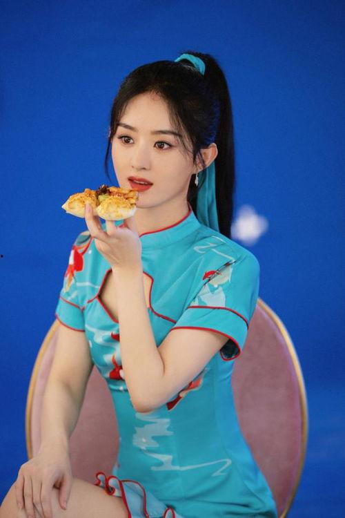 赵丽颖空姐照片曝光,优雅气质惊艳众人